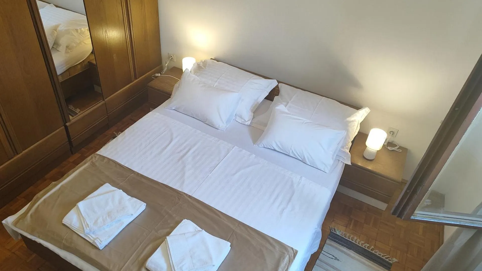 Apartment Zoki ザダル